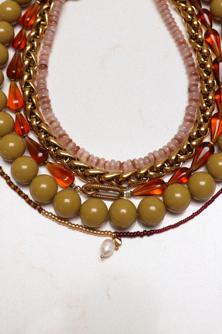 Oxblood long necklace gold