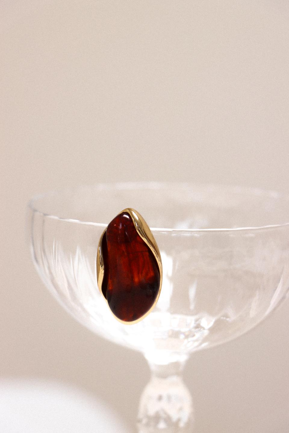 Classic caramel hoop gold