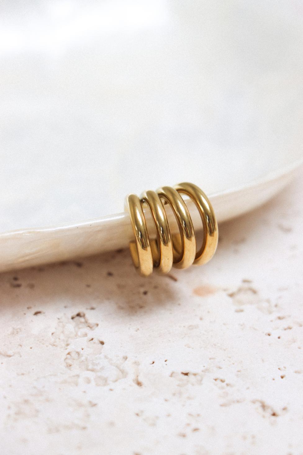 Four in a row ear cuff gold
