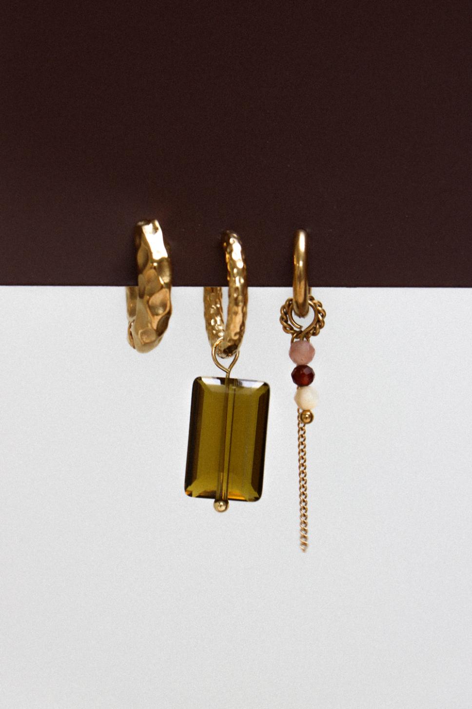 Solid gloss hoop gold
