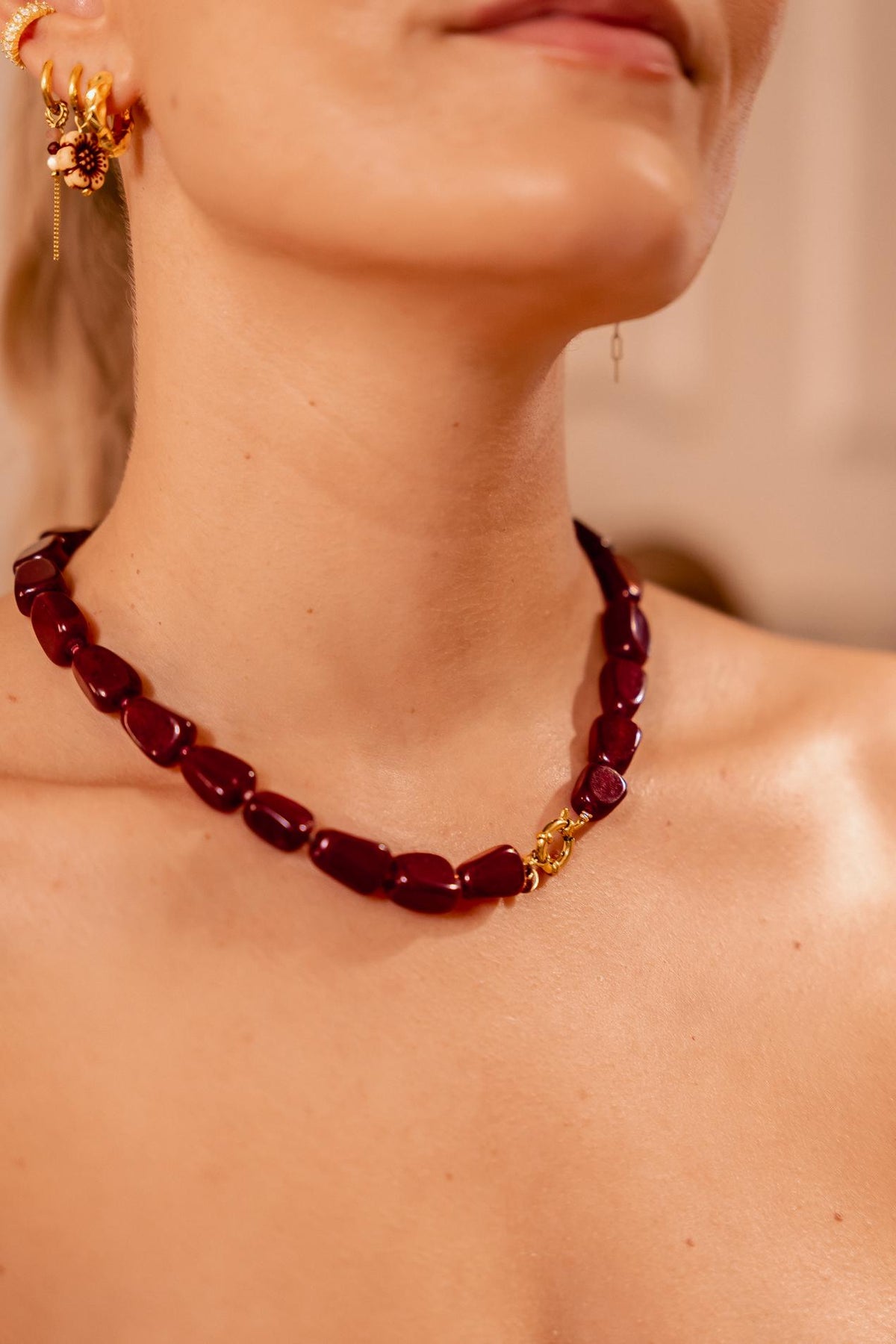 Burgundy necklace gold