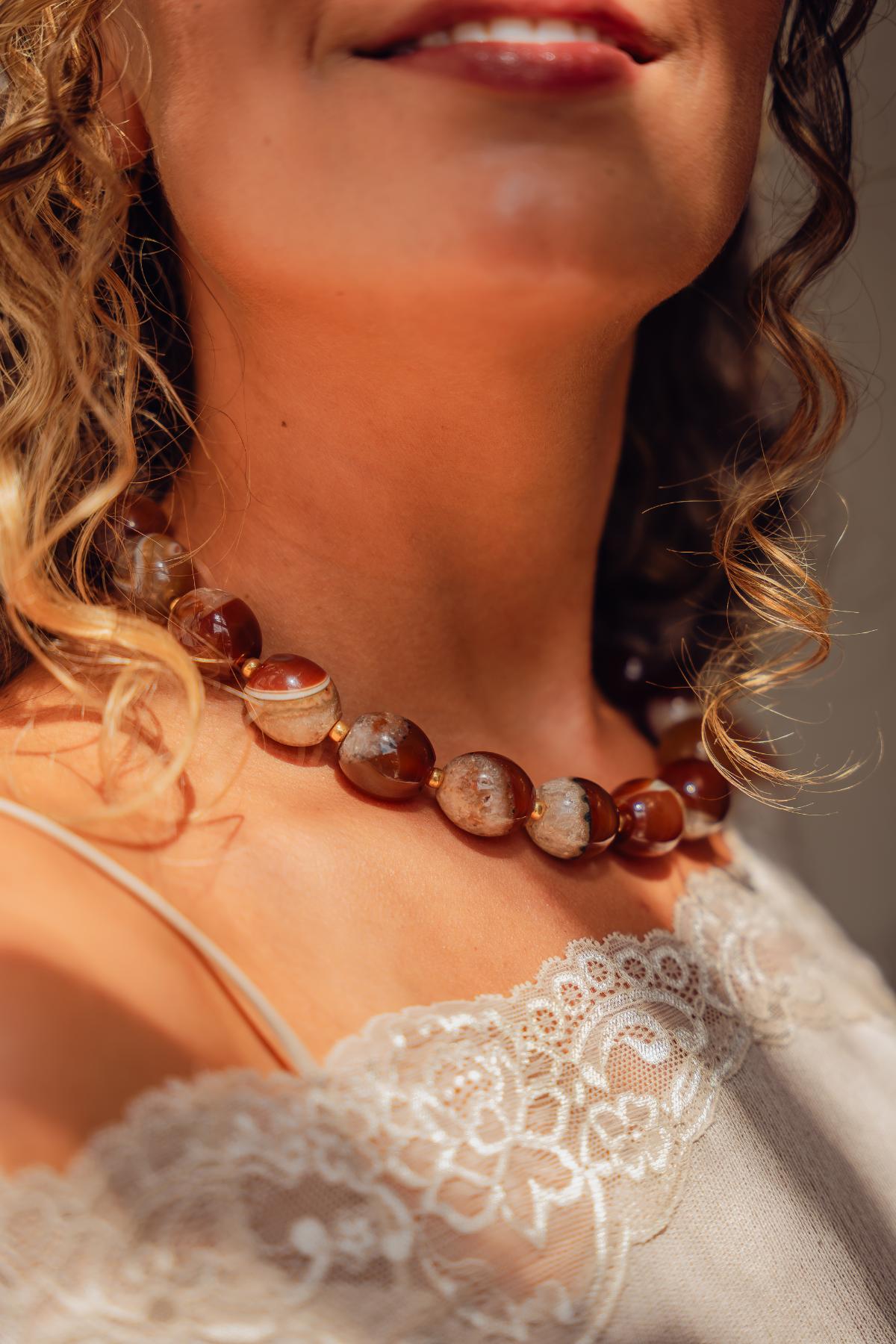 Cocoa marble necklace gold