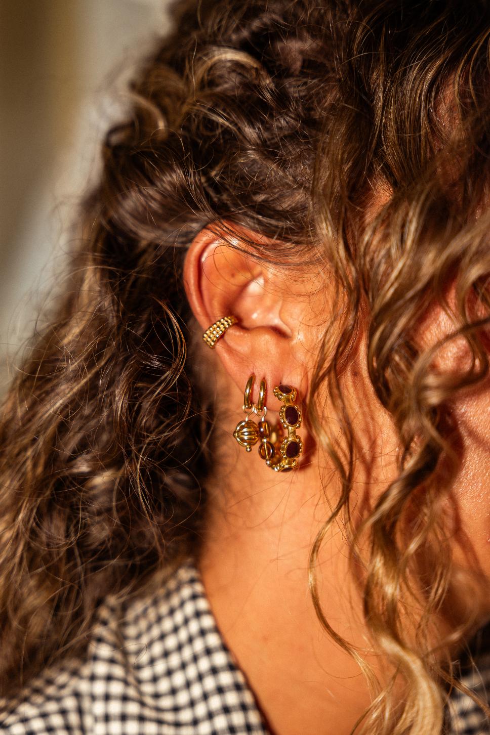 Brown round hoop gold