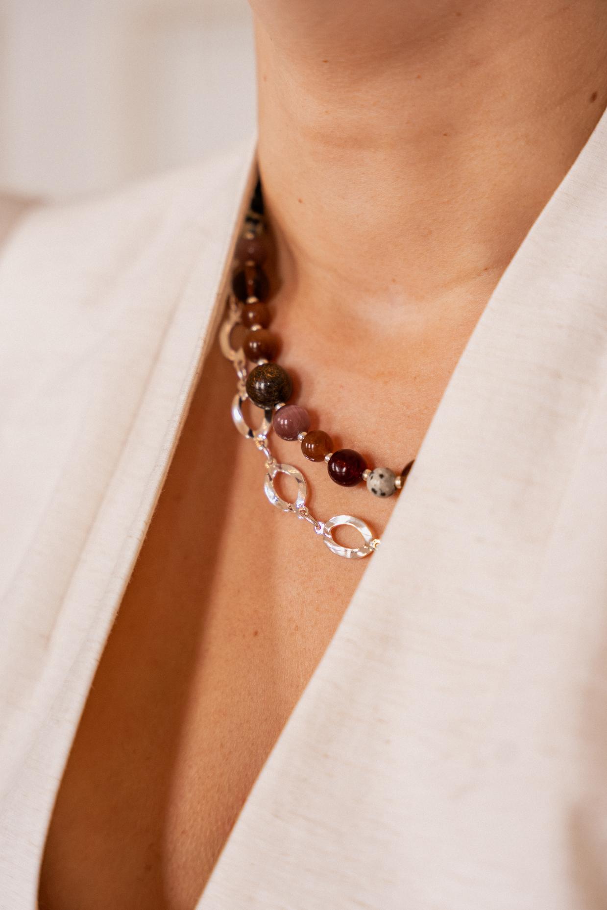 Oval frame necklace silver