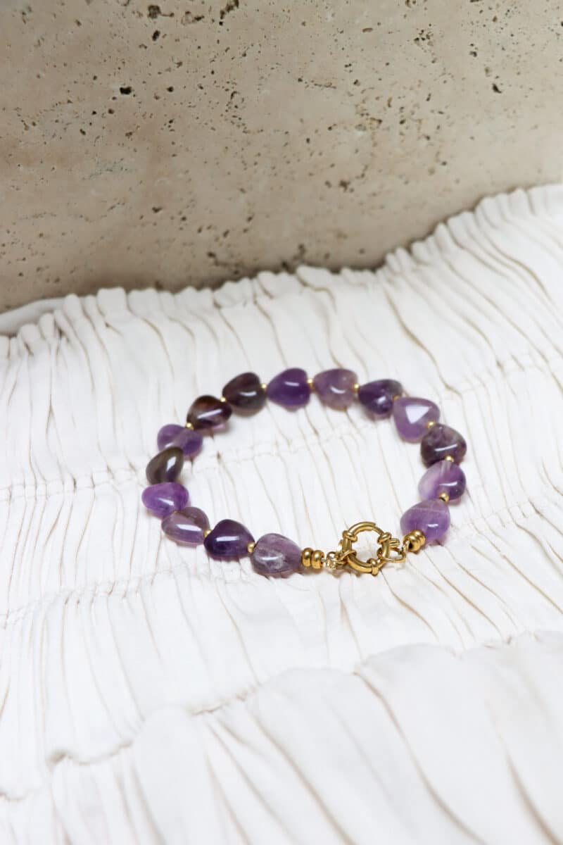 Amethyst heart bracelet gold