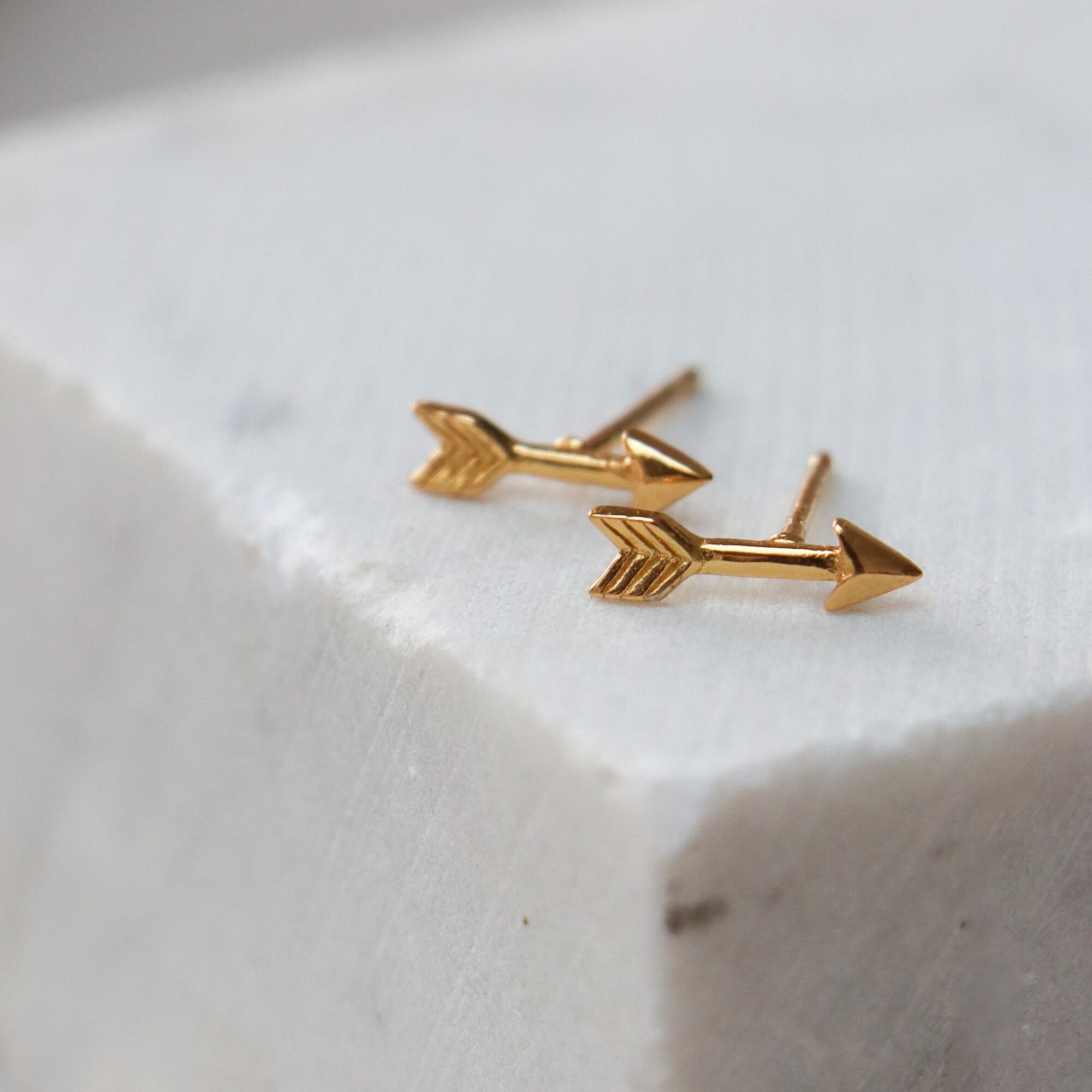 Arrow gold