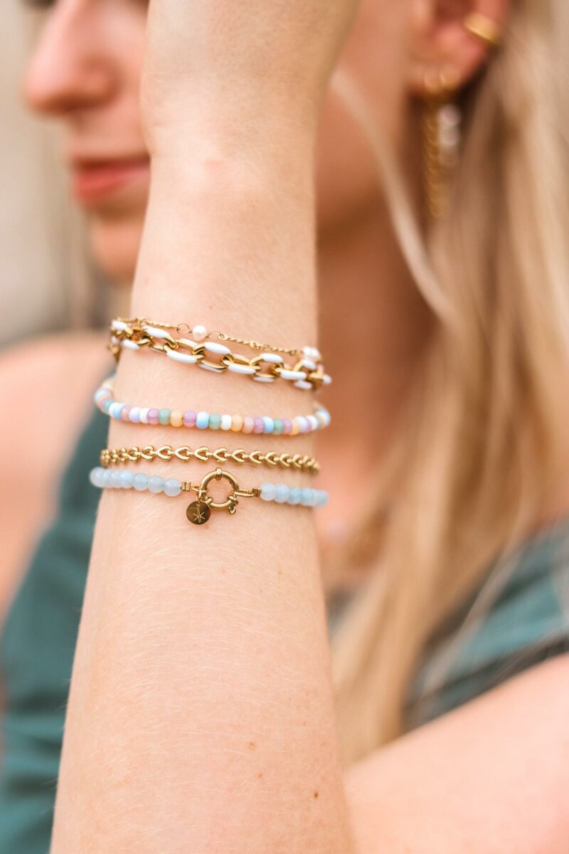 Baby shell bracelet gold