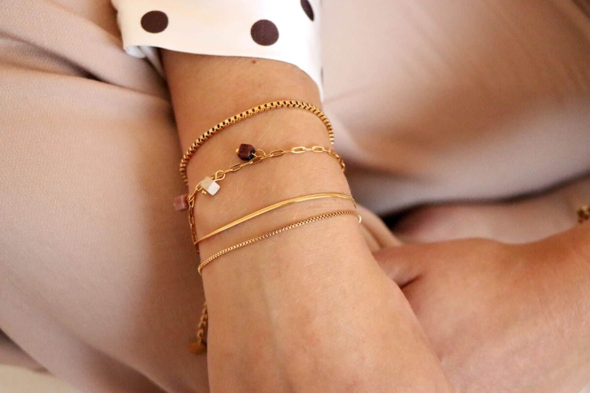 Baby smooth snake bracelet gold