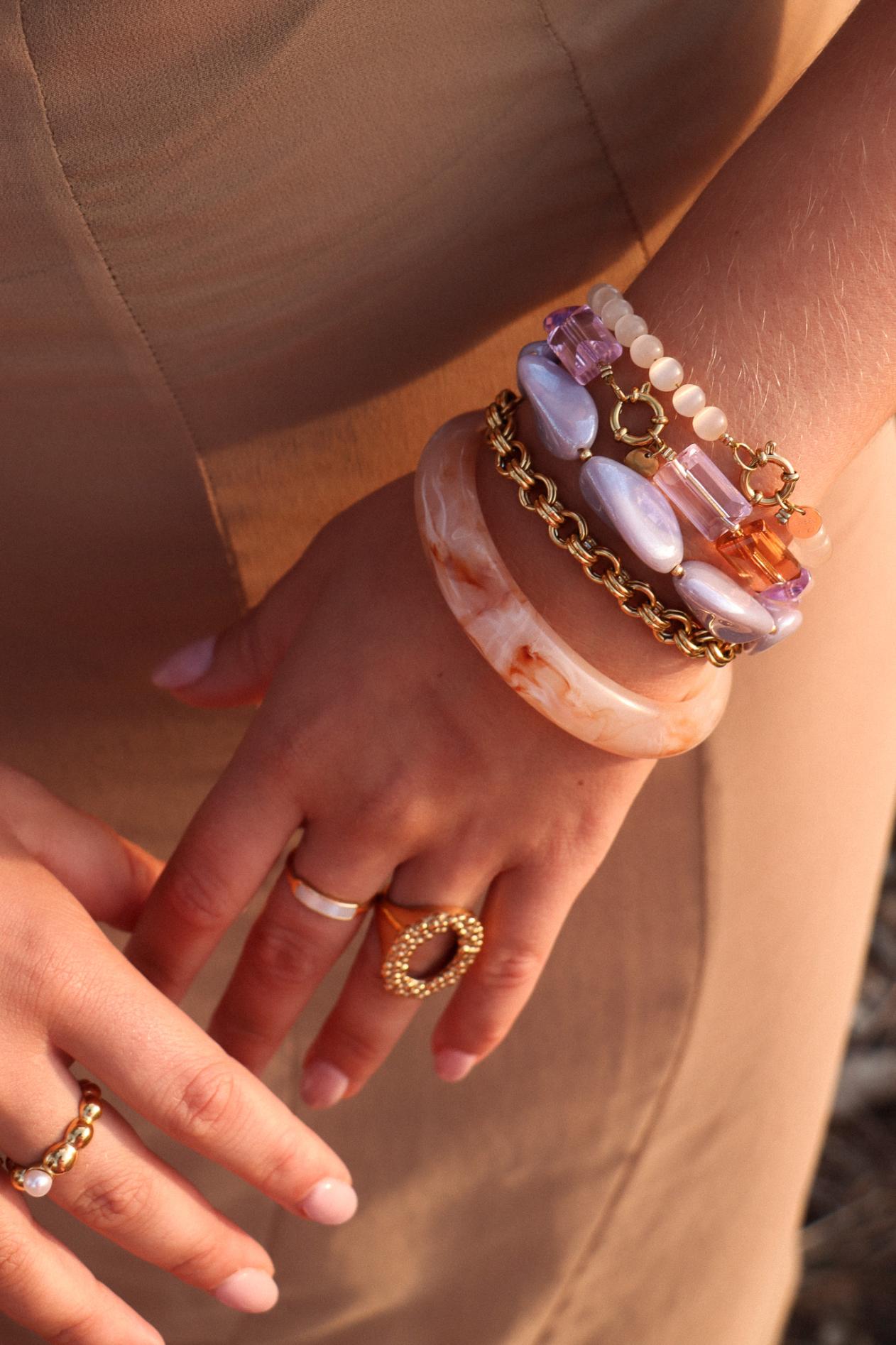 Beige cat eye bracelet gold
