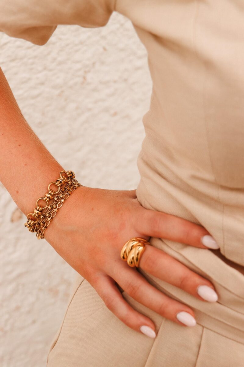 Big round bracelet gold