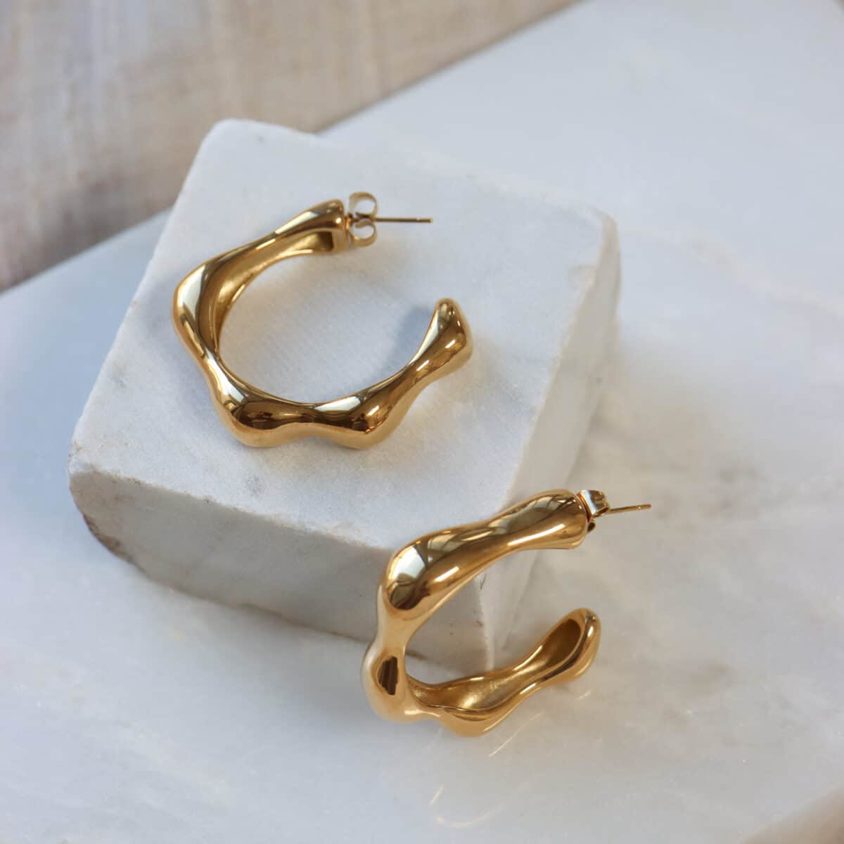 Big wavy hoop gold