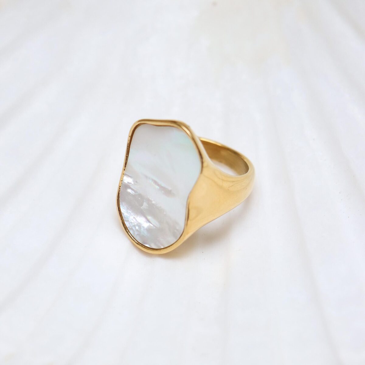 Big white ring gold