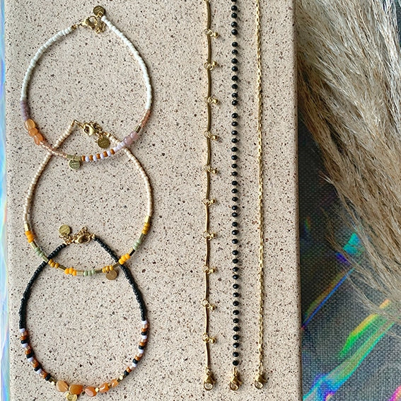 Black Beauty Anklet Gold