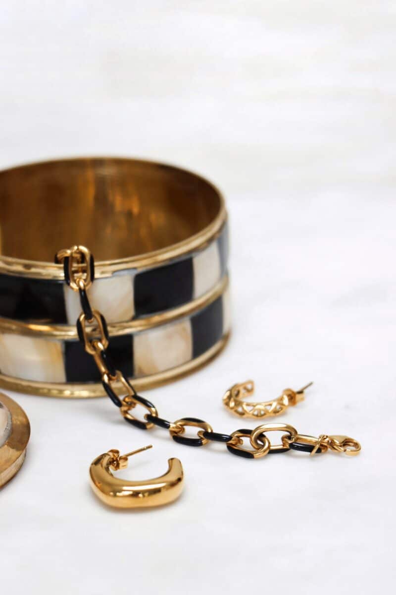 Black chain bracelet gold