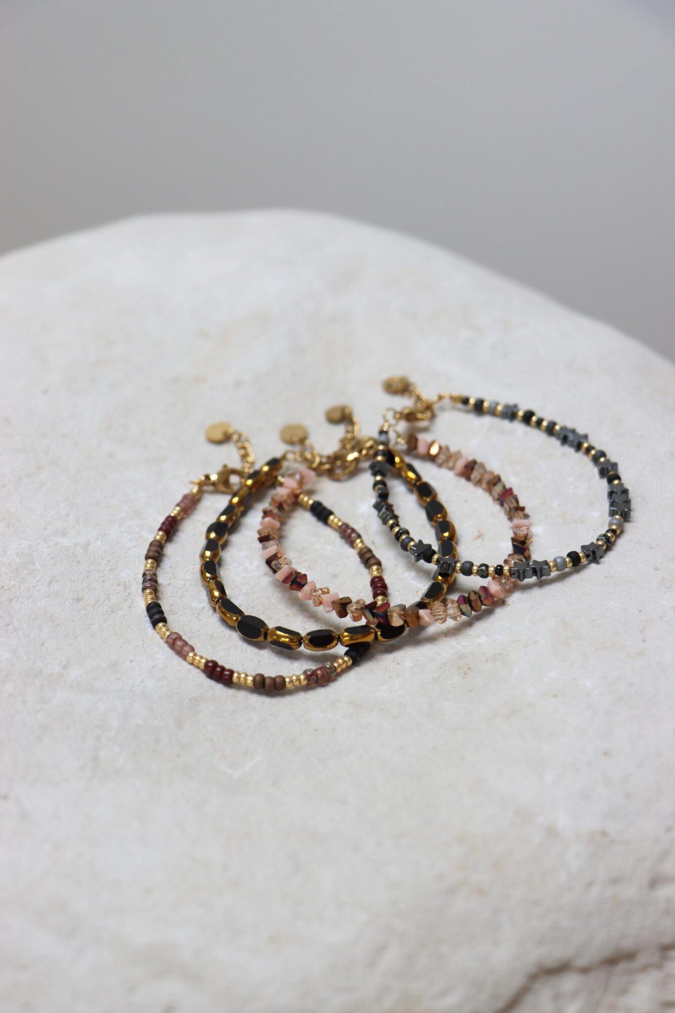 Black star bracelet gold