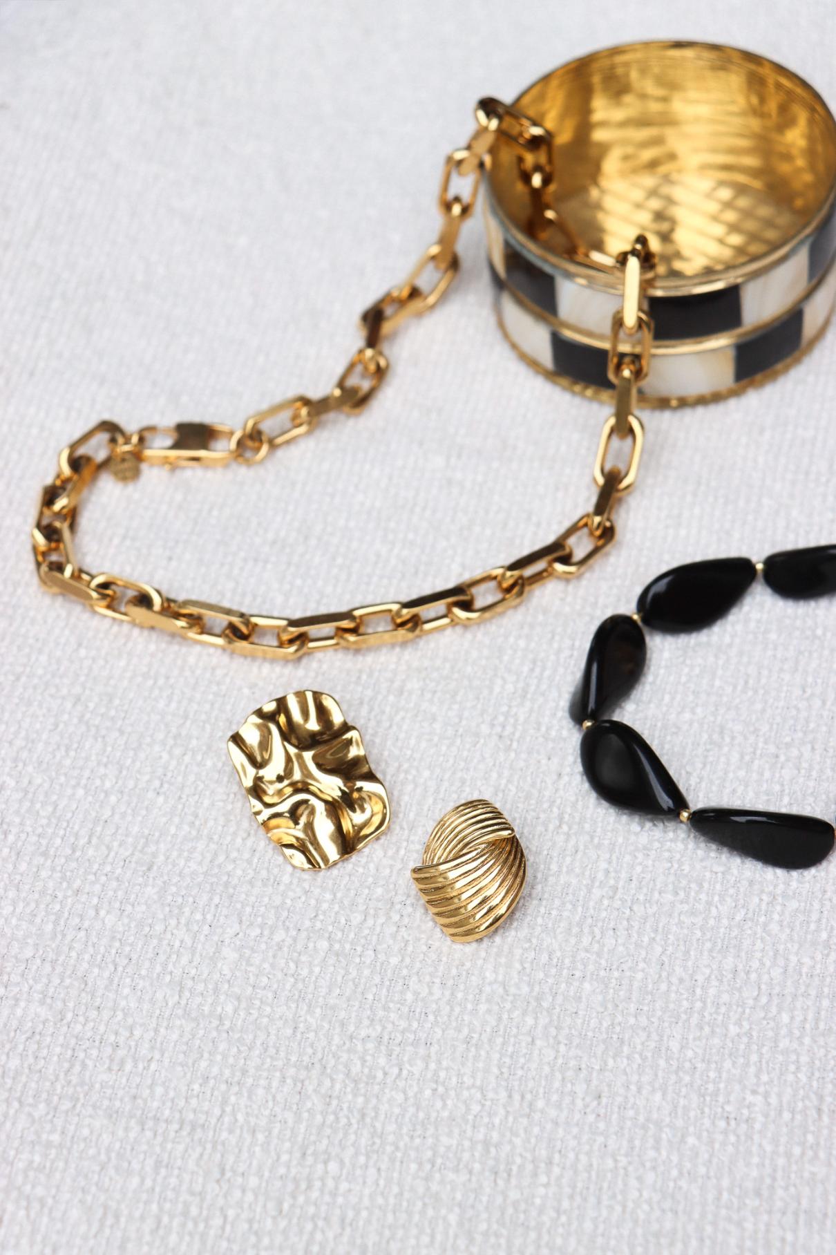 Black stones bracelet gold 2.0