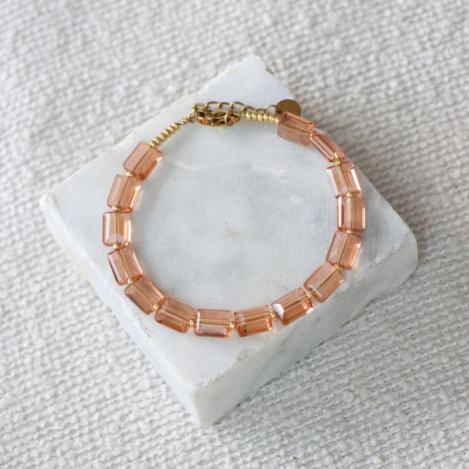 Blush bracelet gold