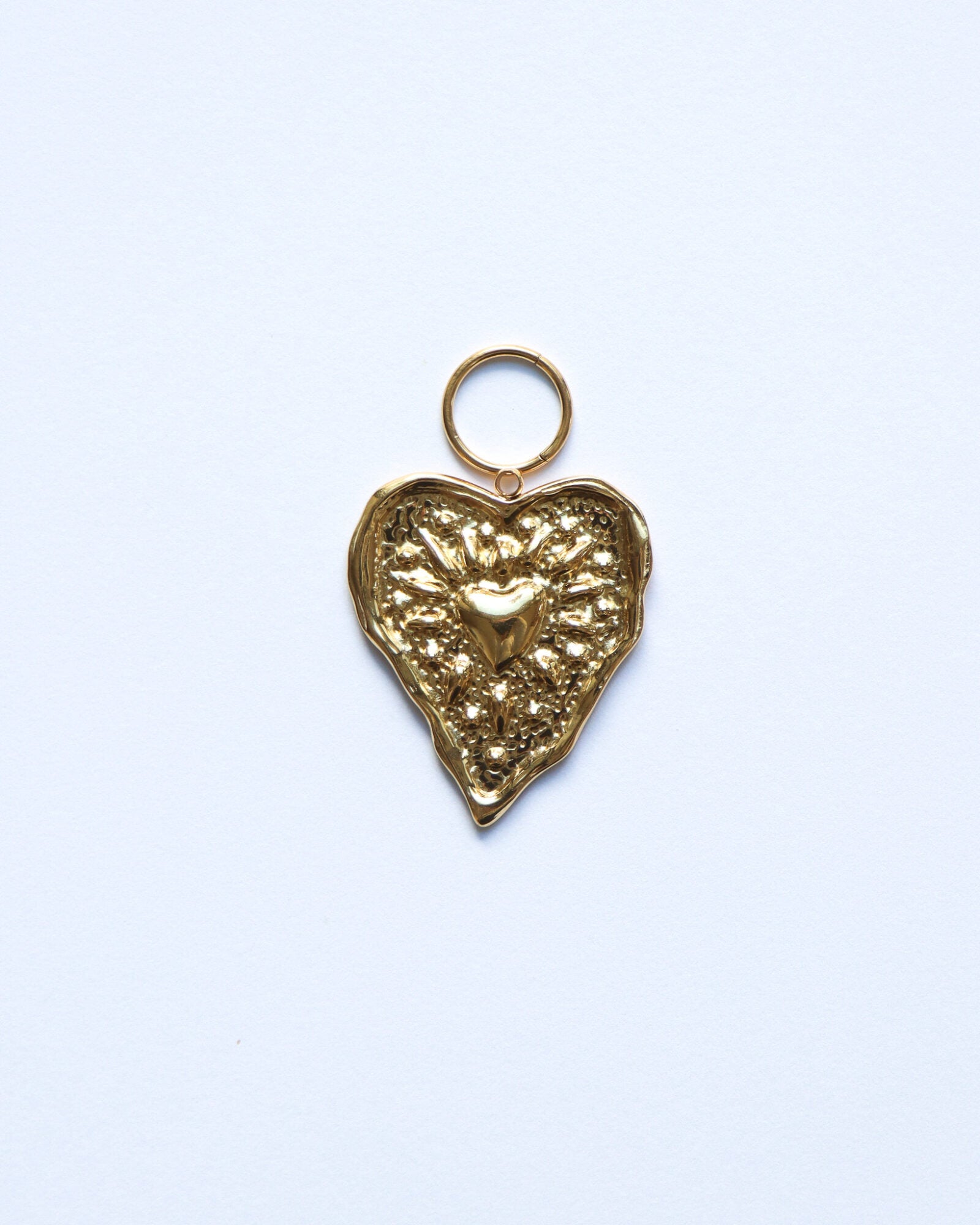 Bold heart charm gold