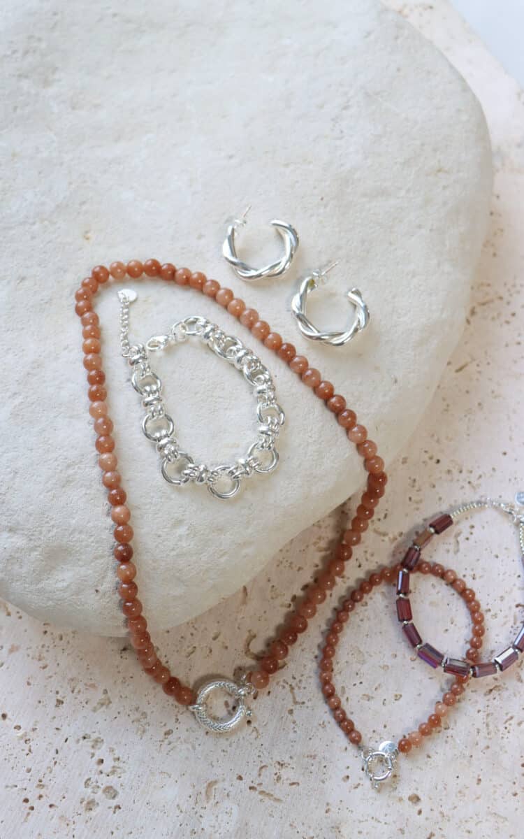Brown beads bracelet silver
