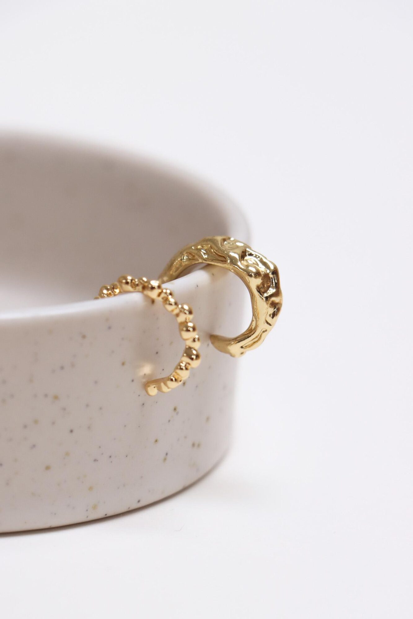 Bubble ear cuff gold