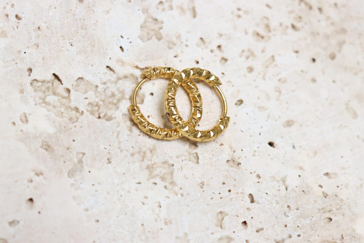 Bumpy hoop gold