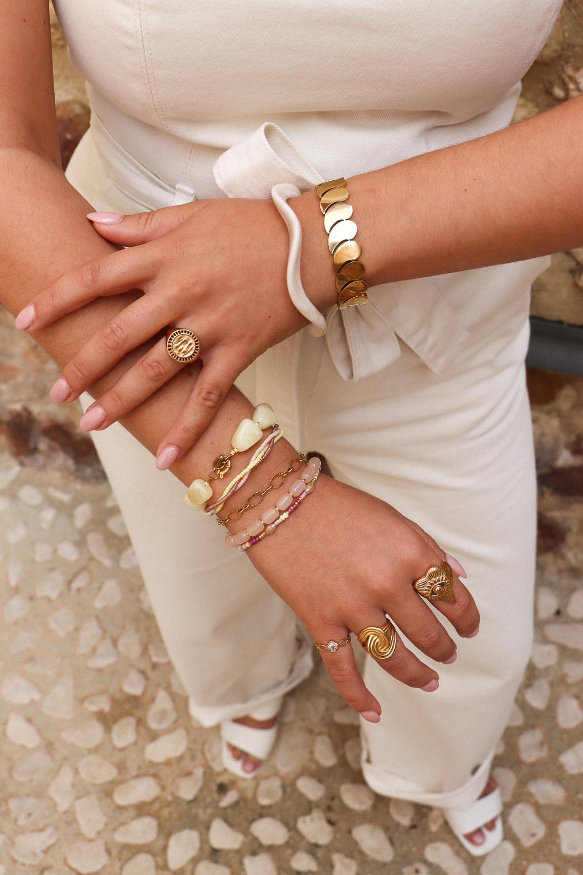 Butter yellow bracelet gold