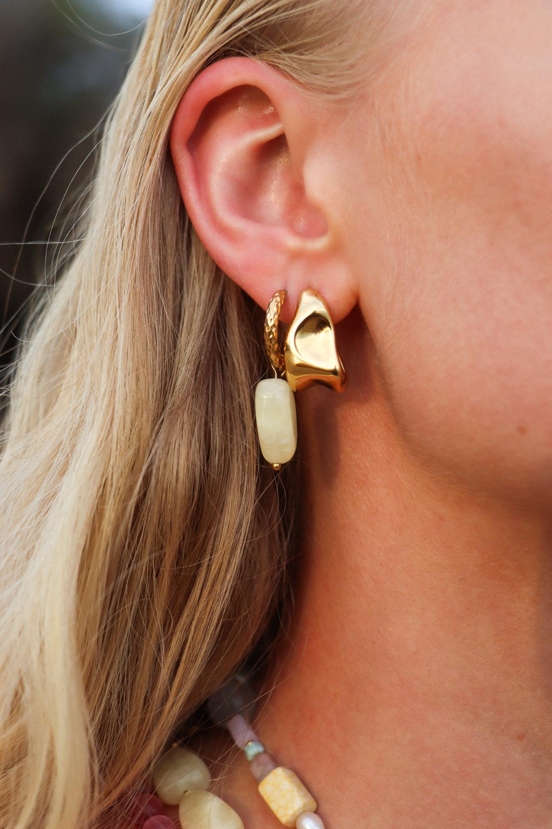 Butter yellow hoop gold