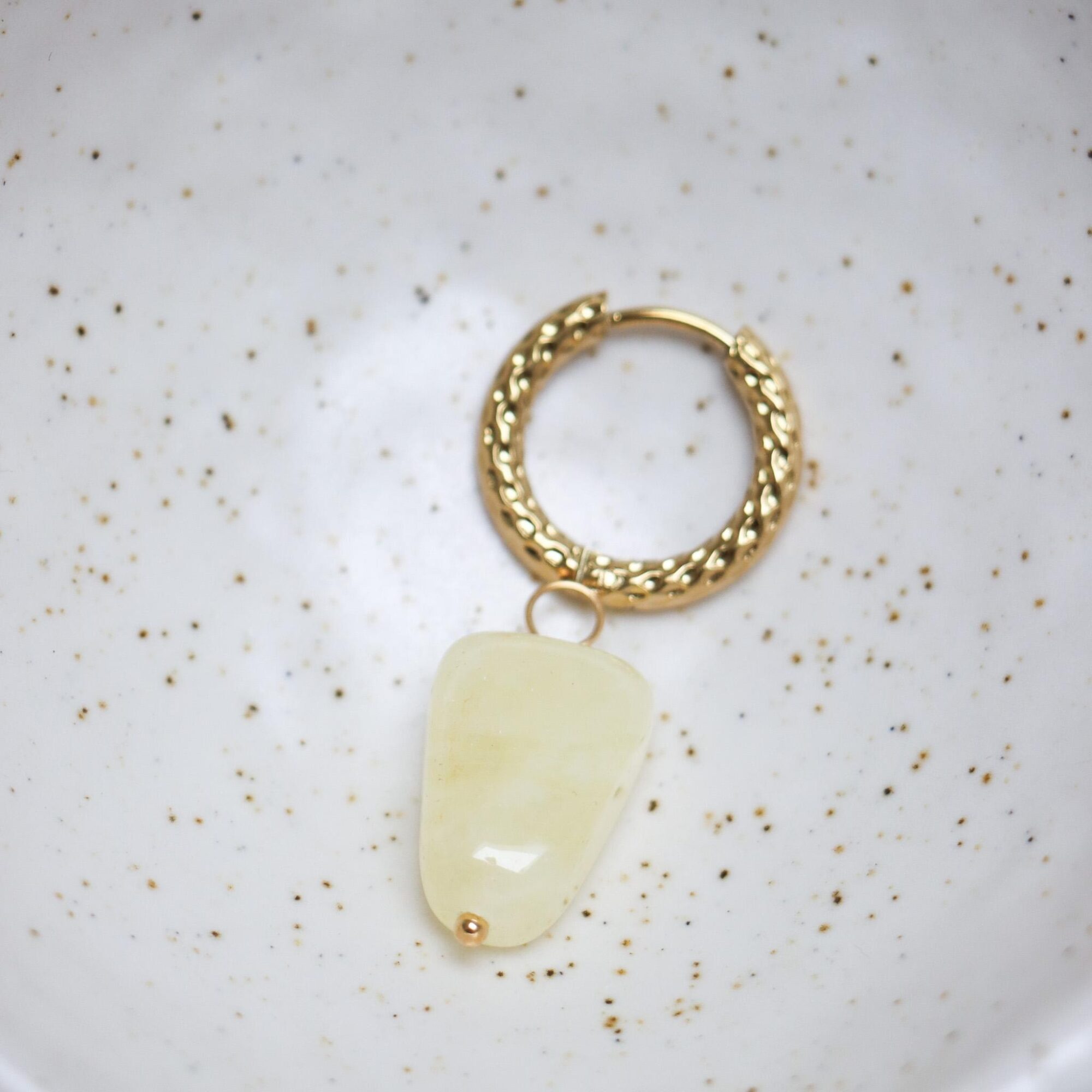 Butter yellow hoop gold