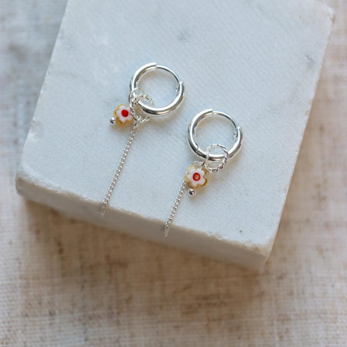 Chain flower hoop silver