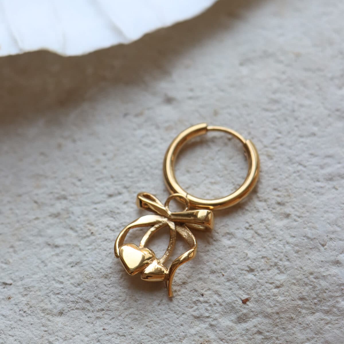 Cherry bow hoop gold