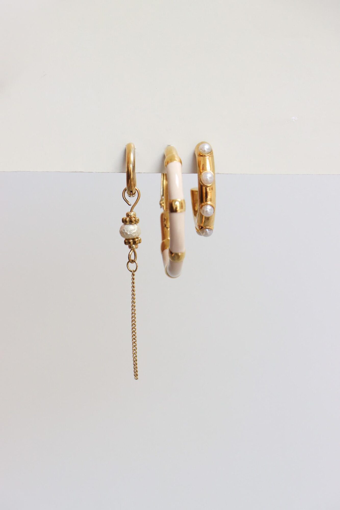 Cloudy hoop gold