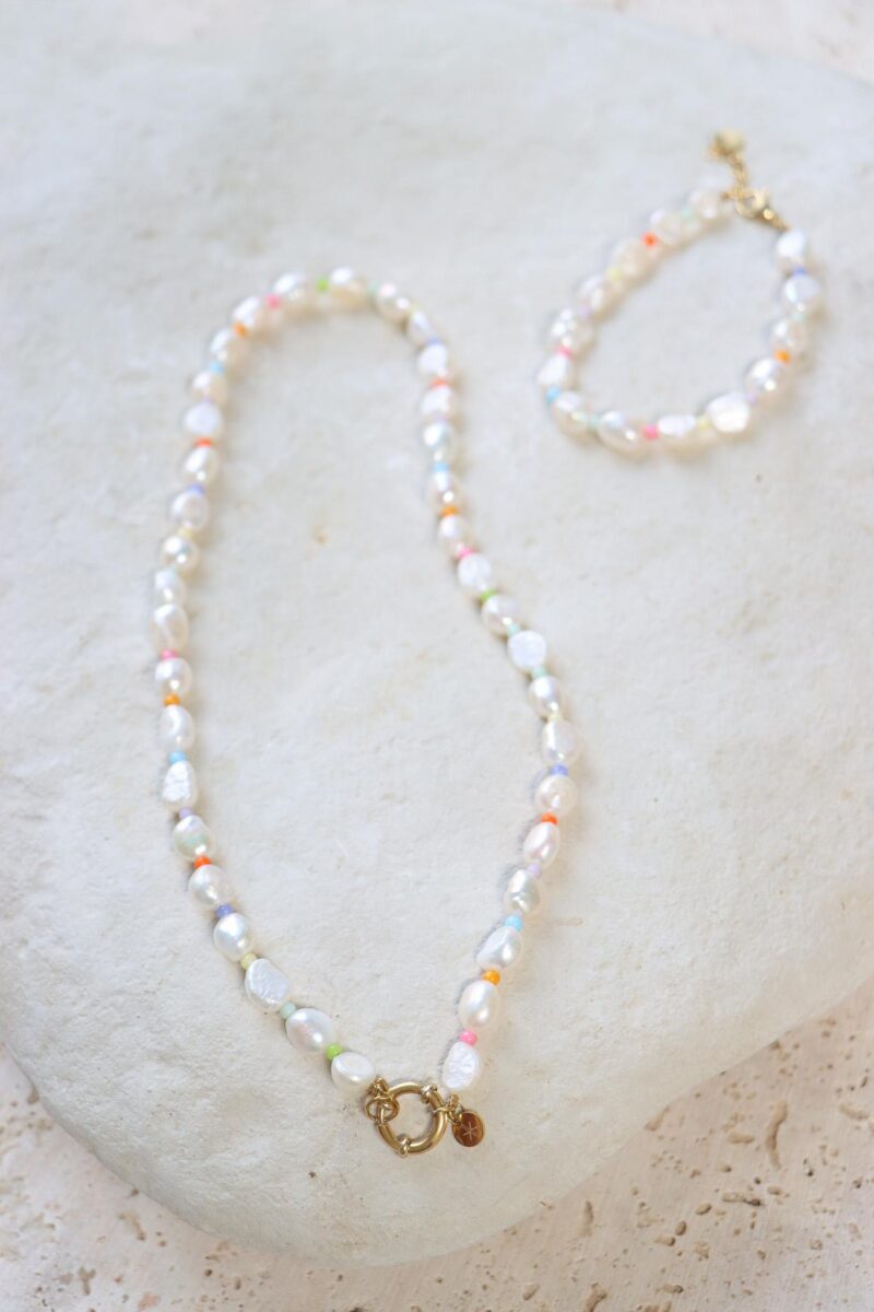 Colorful pearl bracelet gold