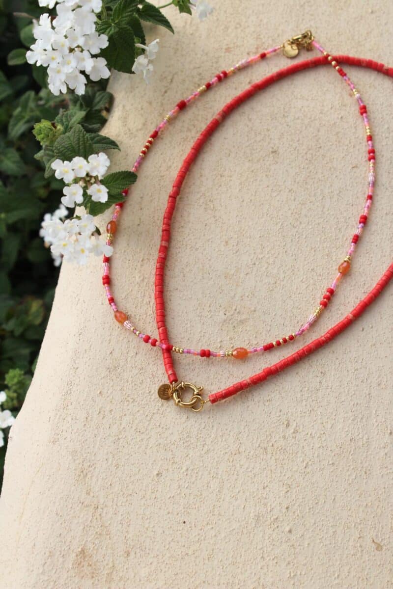 Coral kiss necklace gold