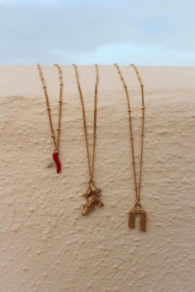 Coral necklace gold