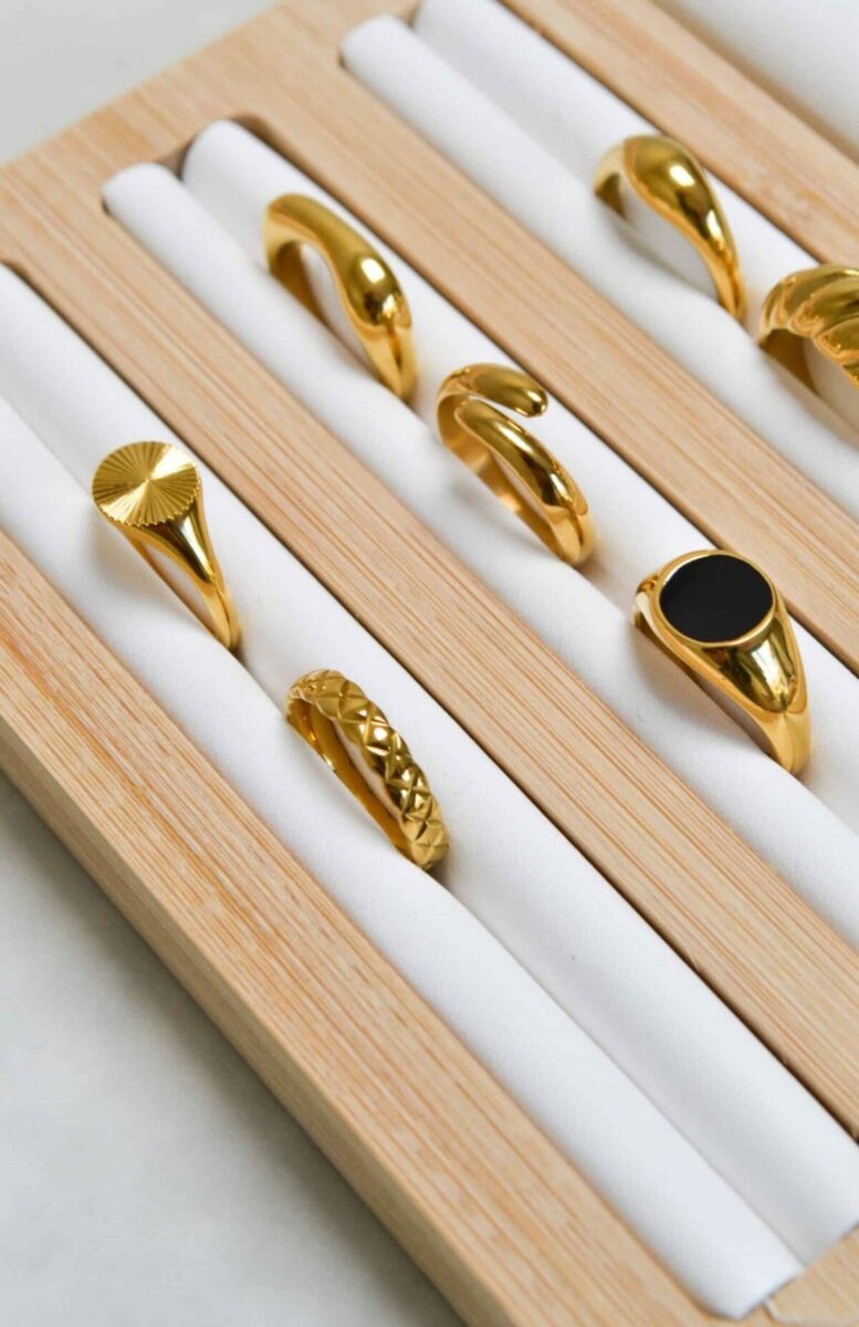 Crisscross ring gold