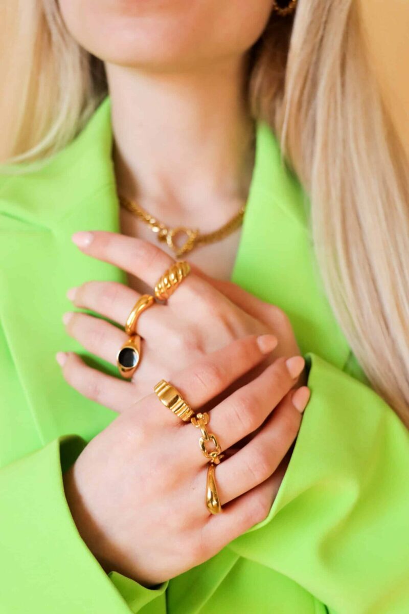 Croissant ring gold