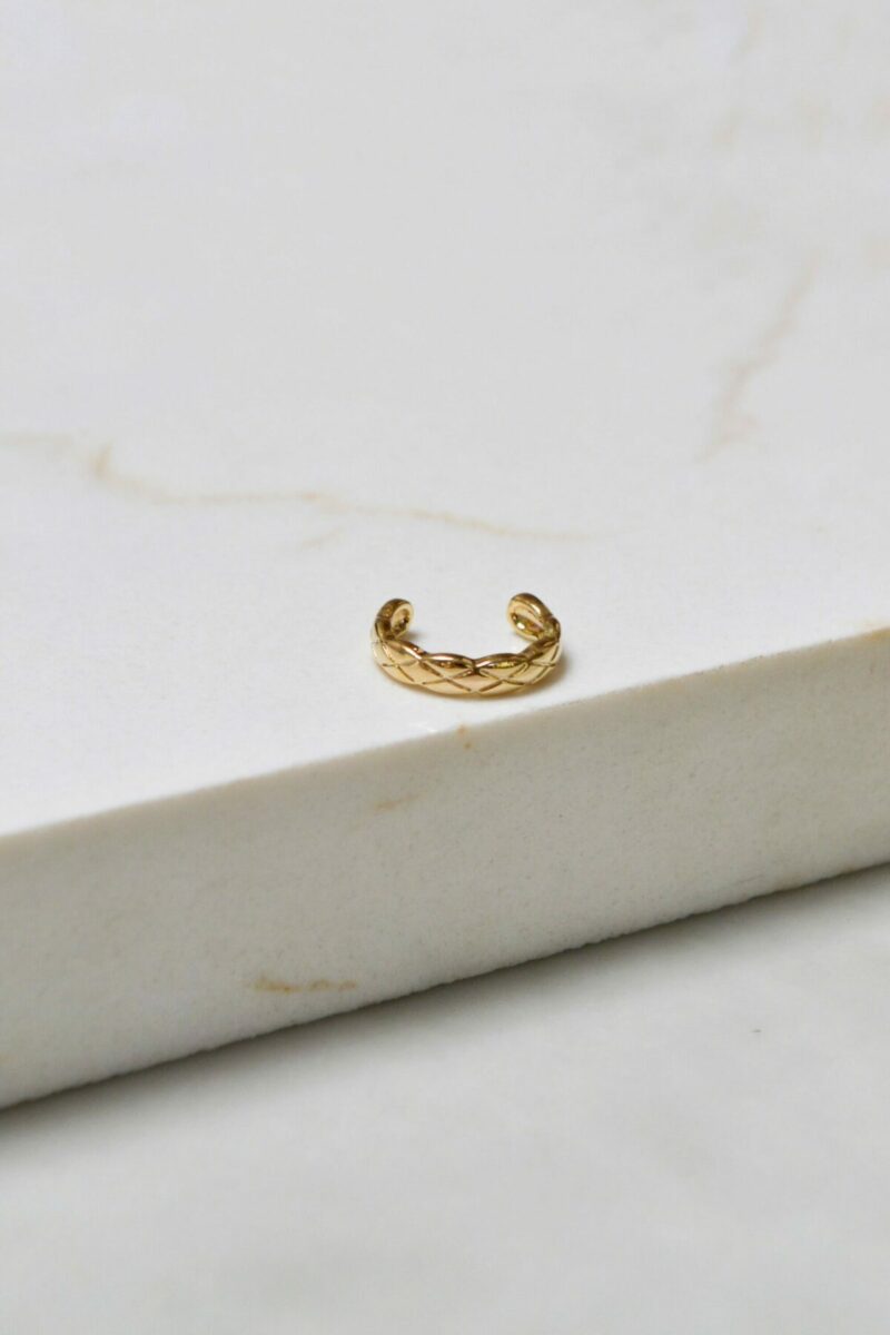 Cross ear cuff gold