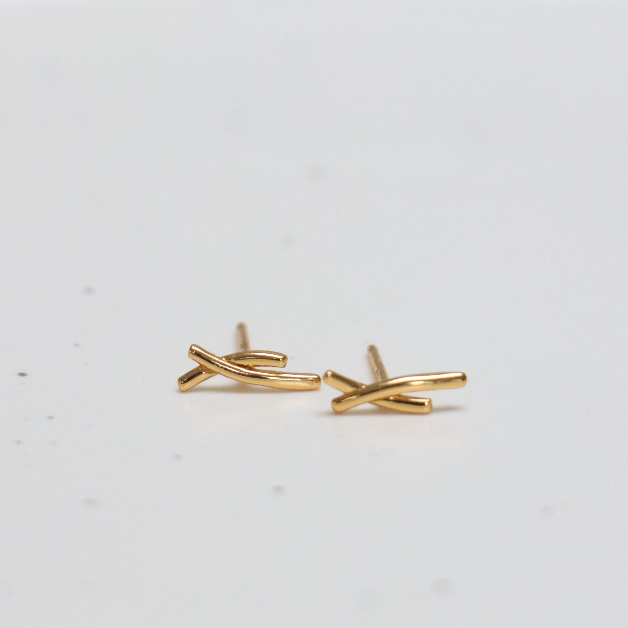 Curved gold