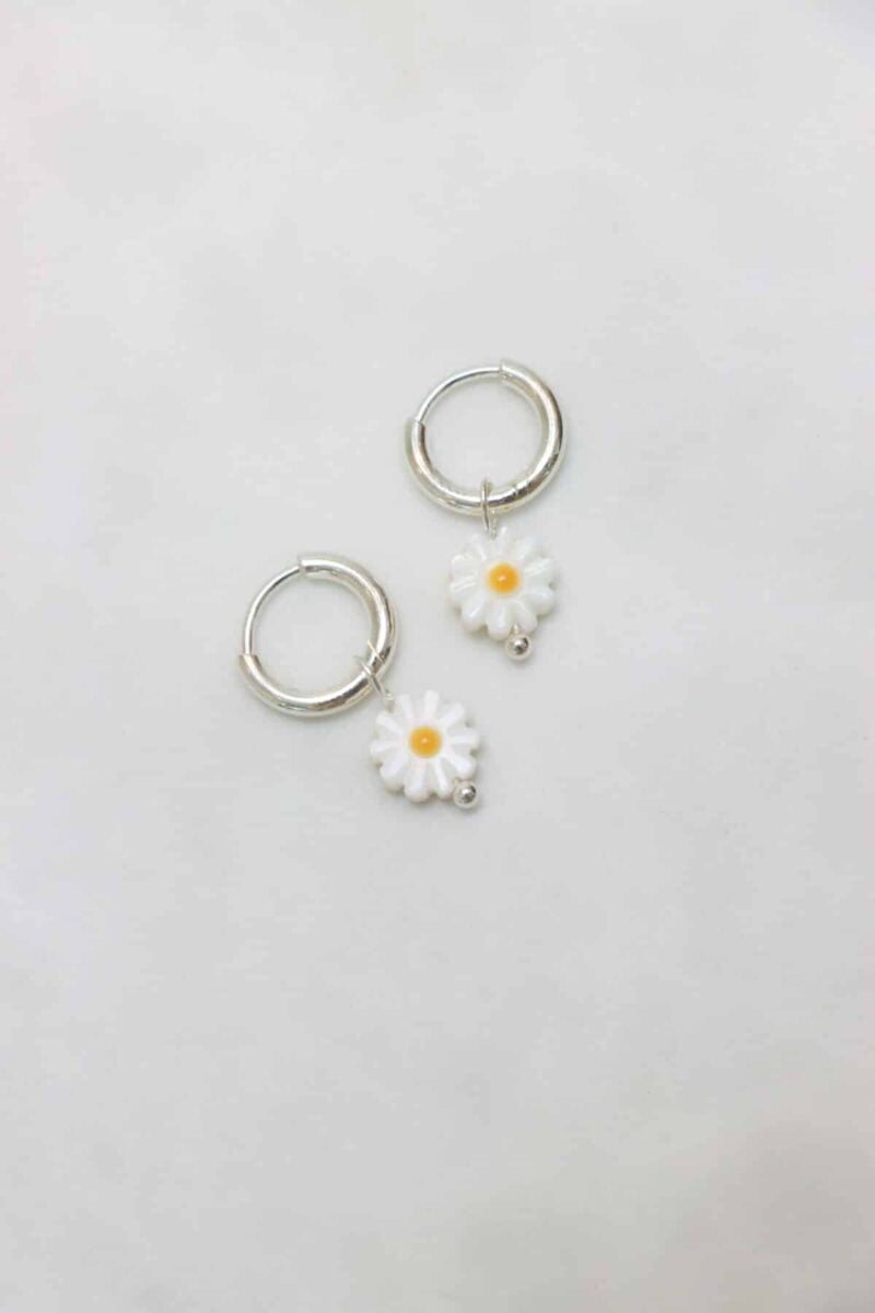 Daisy hoop silver