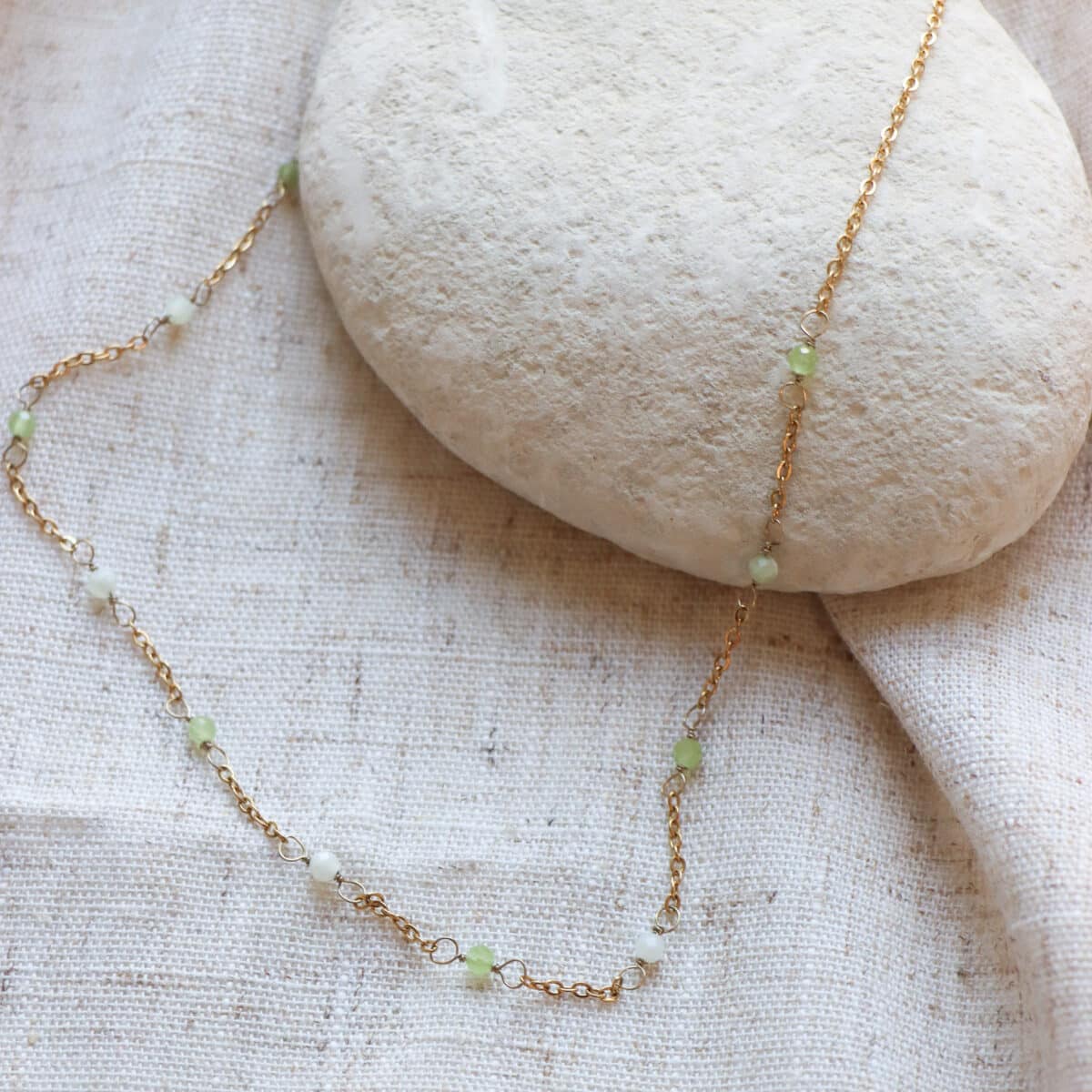 Dottie green necklace gold