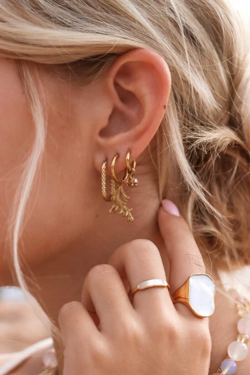 Dottie oval hoop gold