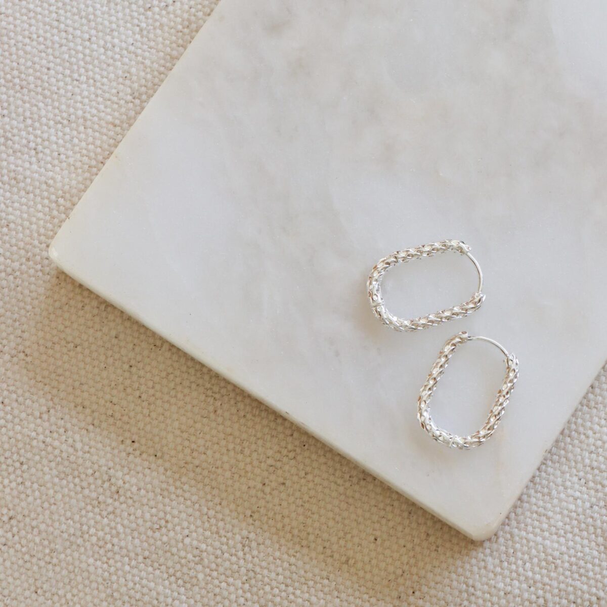 Dottie oval hoop silver