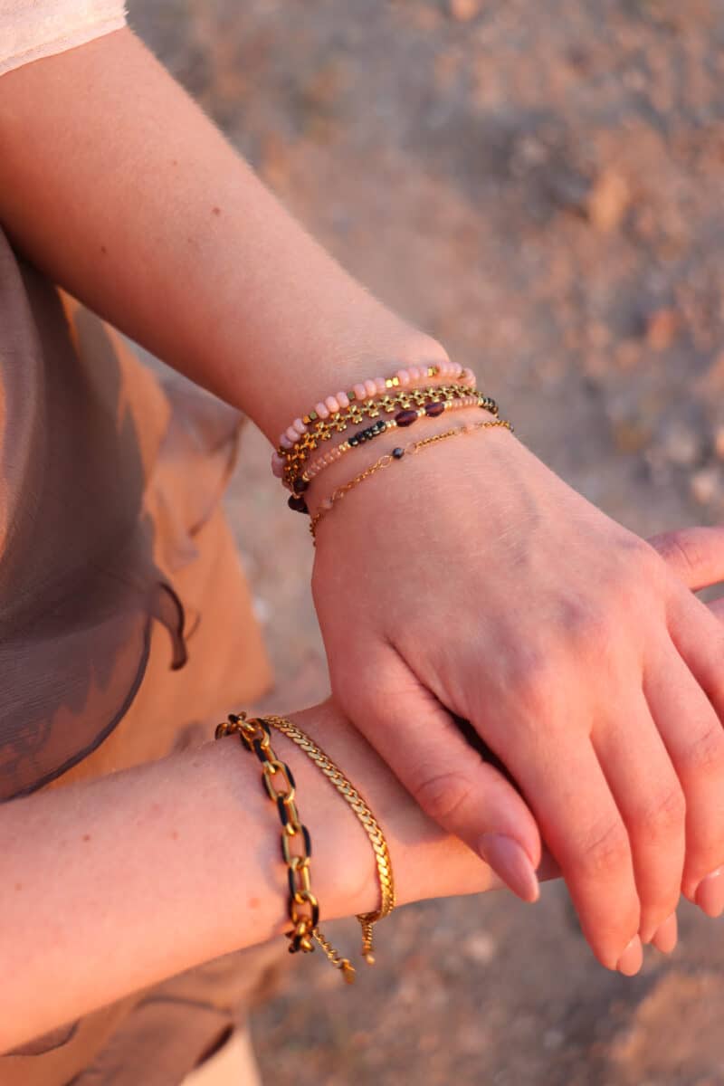 Double dottie black bracelet gold