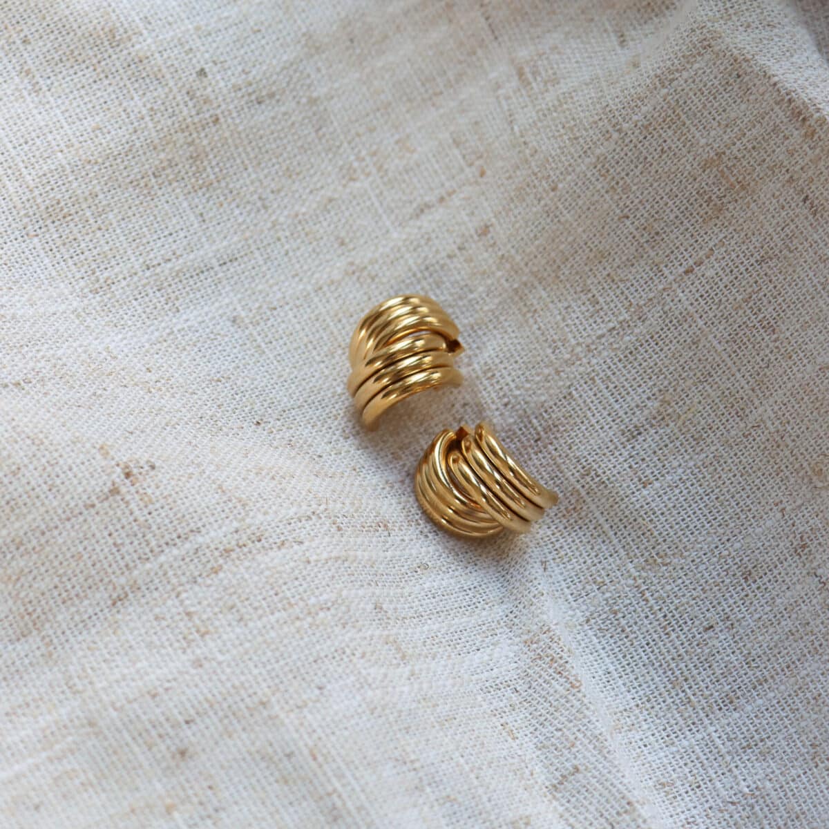 Double stripe hoop gold