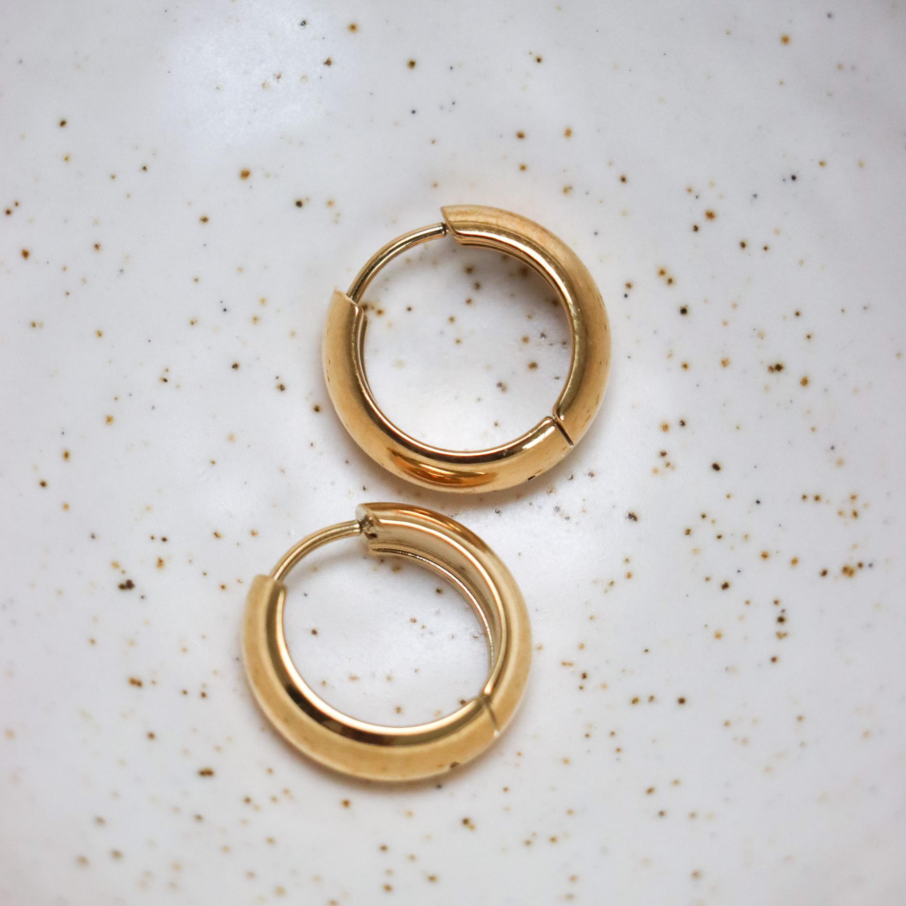 Ella medium hoop gold