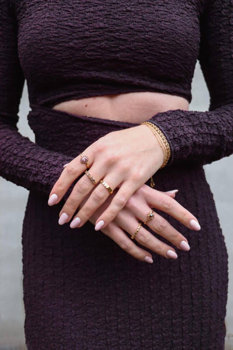 Endless stones ring gold