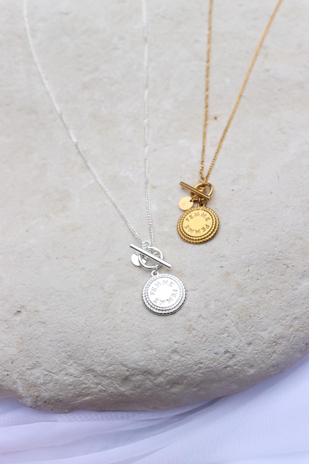Femme necklace silver