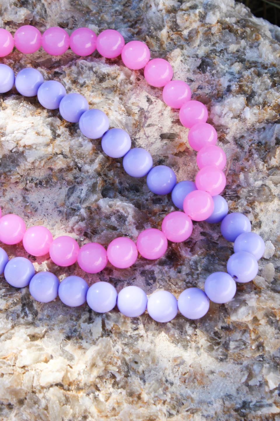 Fuchsia flame necklace gold