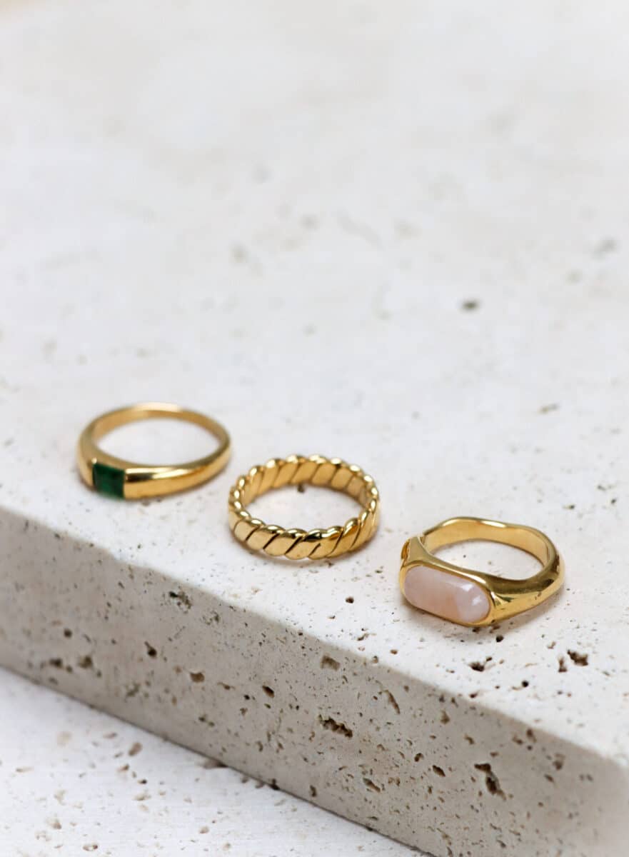 Green diamond ring gold