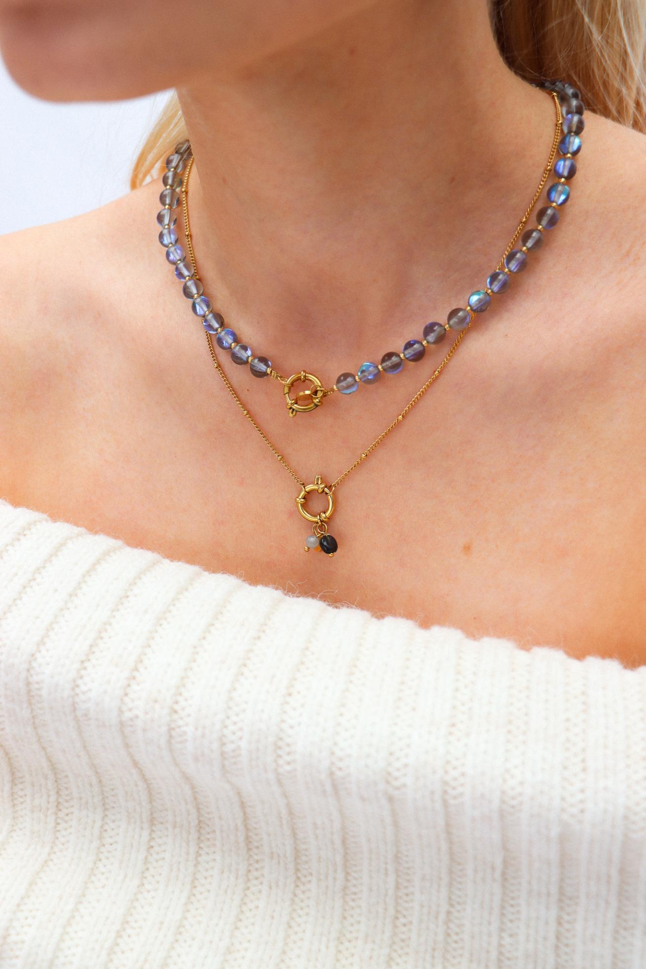 Grey flame necklace gold